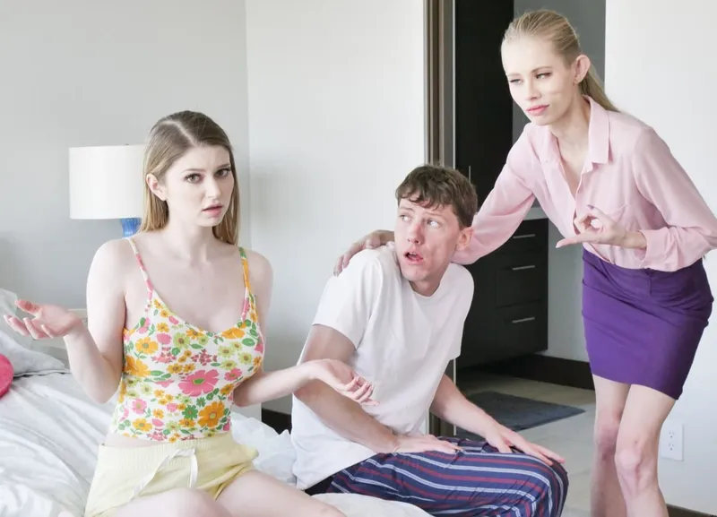 Mẹ kế bắt tiểu thư riêng của chồng phang với cậu con trai