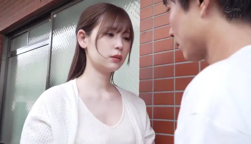 Chồng tẻ nhạt, người vợ nhận ra cậu thanh niên hàng xóm tốt hơn