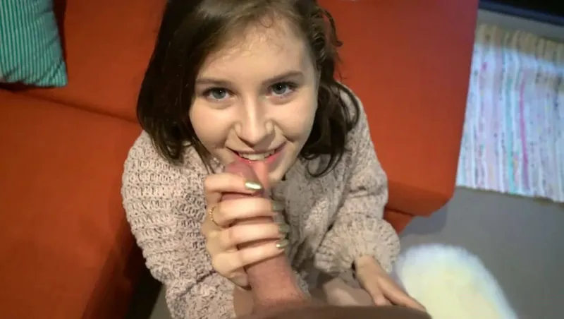 Bắn tinh ngập chiếc bướm hồng của bồ dễ thương