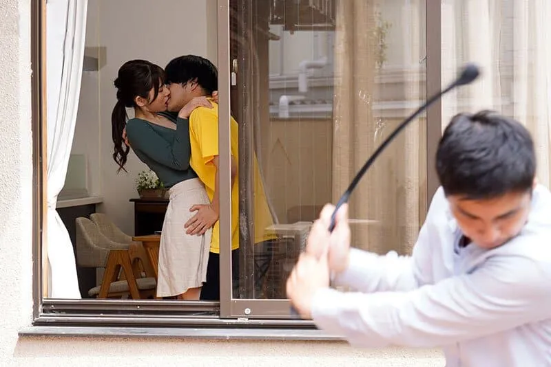 Anh xã mãi mê với công việc, cô vợ nảy sinh tình cảm với em ông chồng vì cô đơn