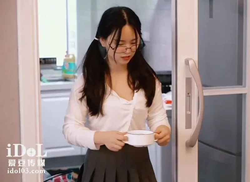 Bé yêu về quê ăn tết bị bố dượng quan hệ vì càng lớn càng ngon